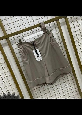 Kadın Bej Kemerli Yüksek Bel deri Şort - Görsel 4