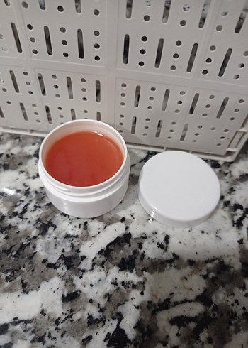 Avon Canlı Kırmızı Dudak Bakım Seti kantoron yağı seti