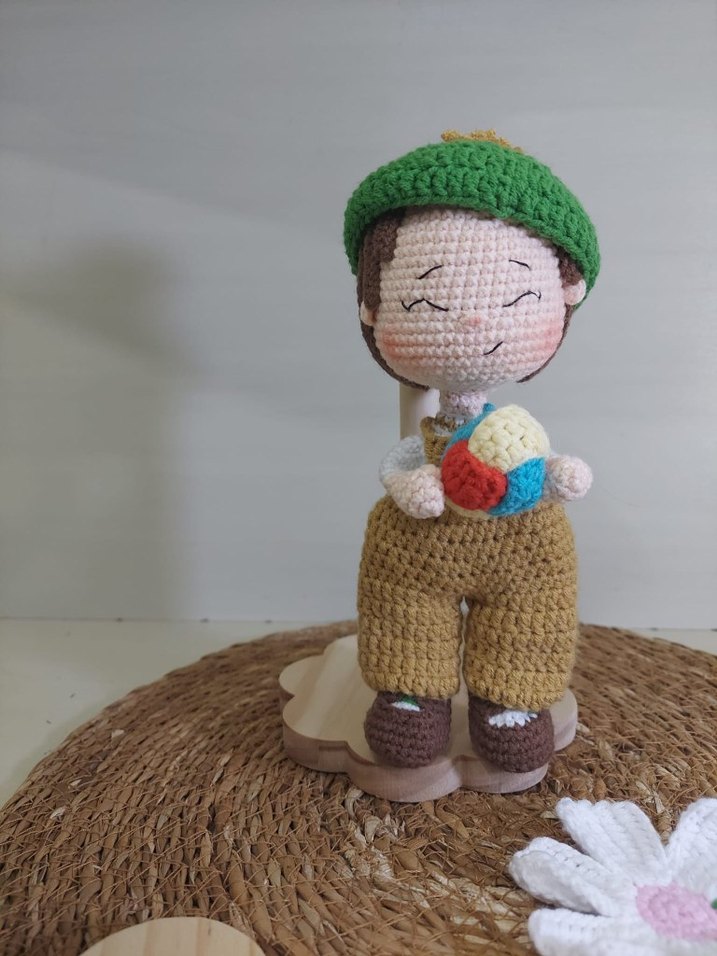 El Örgüsü Kahverengi Bebek - Görsel 5