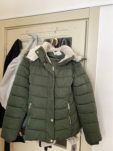 Stradivarius İçi Kürklü Mont
