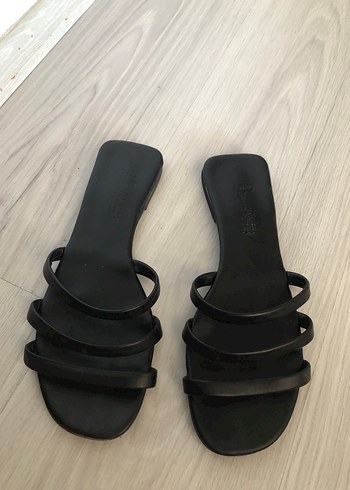 Siyah Minimalist Blok Topuk Kadın Terlik