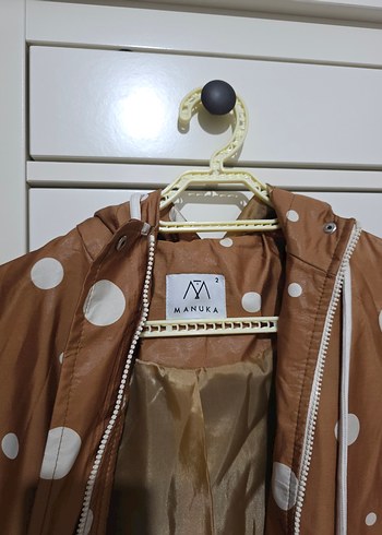 Manuka kahverengi Puantiyeli Midi Yağmurluk - Görsel 3