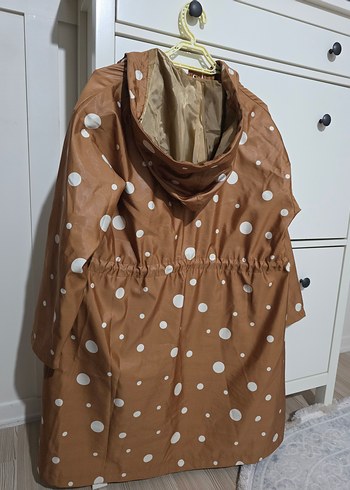 Manuka kahverengi Puantiyeli Midi Yağmurluk - Görsel 5