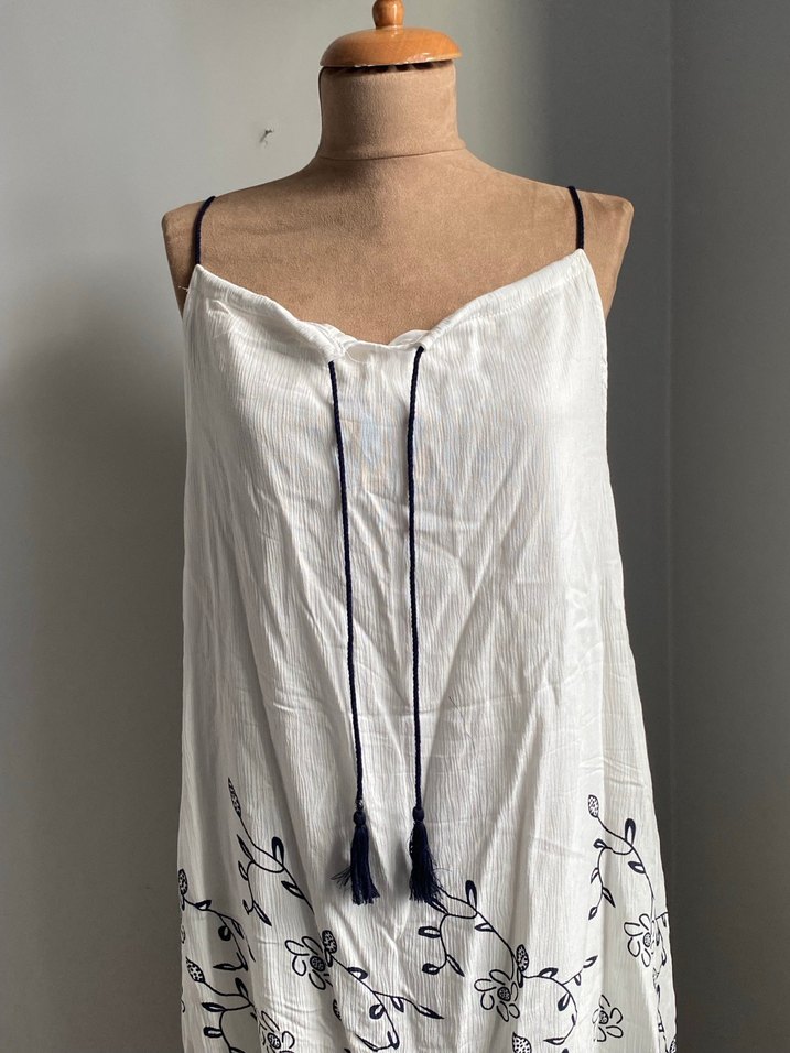 Püsküllü Nakışlı Beyaz Bohem Uzun Elbise - Görsel 2