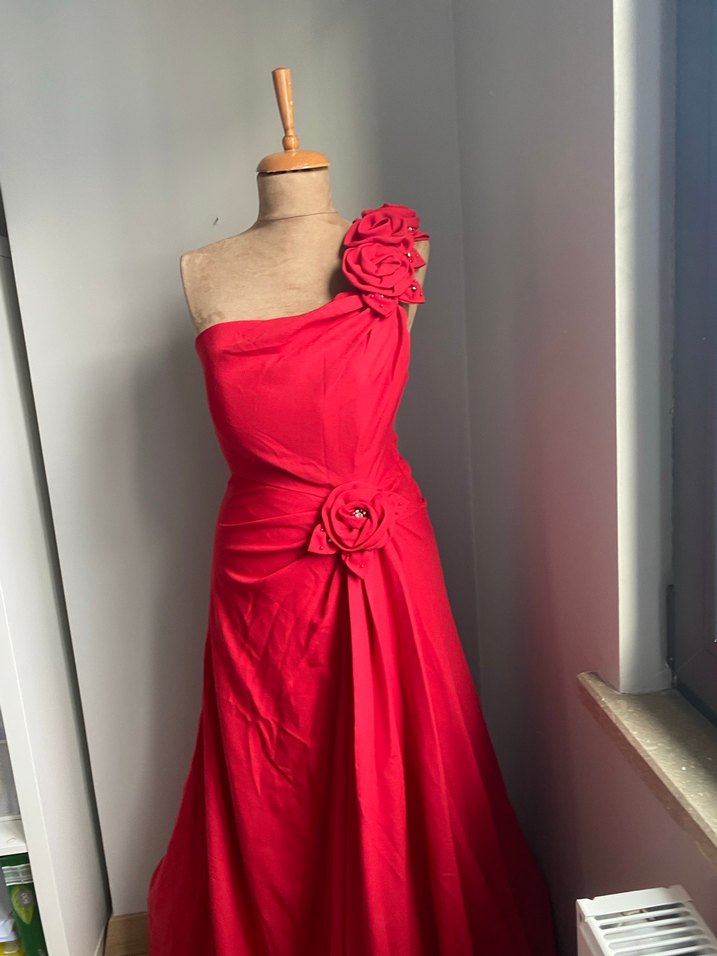 Askılı Çiçek Detaylı Kırmızı Uzun Abiye Elbise - Görsel 2