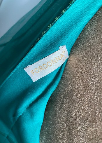 Yeşil İşlemeli Tek Omuzlu Uzun Elbise - Görsel 6