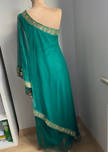 Yeşil İşlemeli Tek Omuzlu Uzun Elbise - Görsel 8