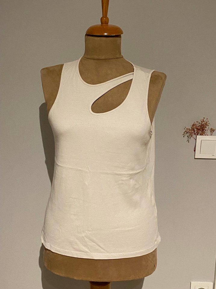 Beyaz Kolsuz Fitted Kadın Atlet - Görsel 2