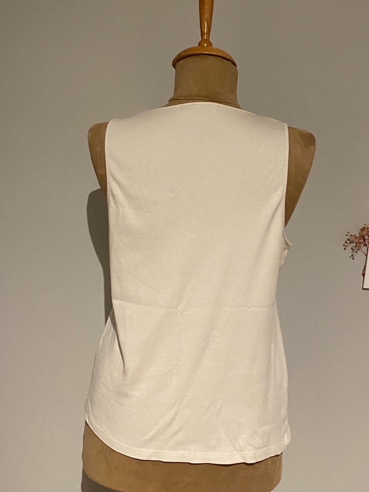 Beyaz Kolsuz Fitted Kadın Atlet - Görsel 3