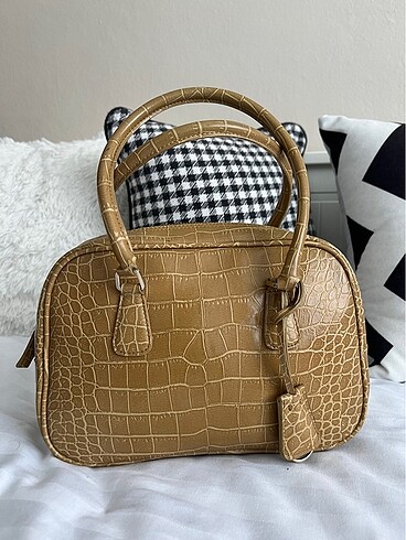 Nine west yılan derisi çanta