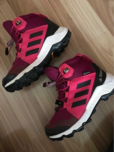 28 Beden pembe Renk Adidas Terrex Mid Gore-Tex Hiking Çocuk Bot