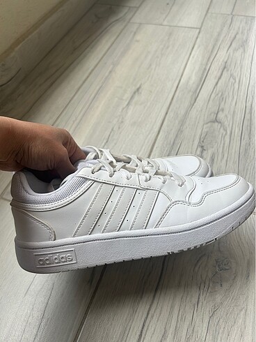 37,5 Beden Orijinal Adidas spor ayakkabı