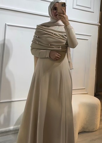 Uzun Beyaz Drape Detaylı Tesettür Abiye - Görsel 2