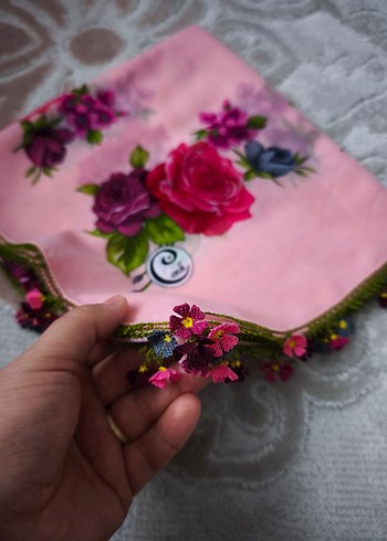 Armine Pembe Cicekli Vintage El Orgusu Esarp