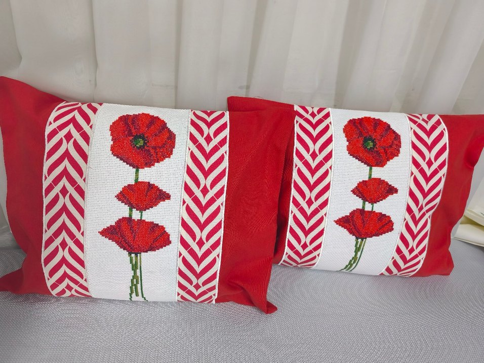 Nakışlı Kırmızı Renkli Yastık Kılıfı - Görsel 4