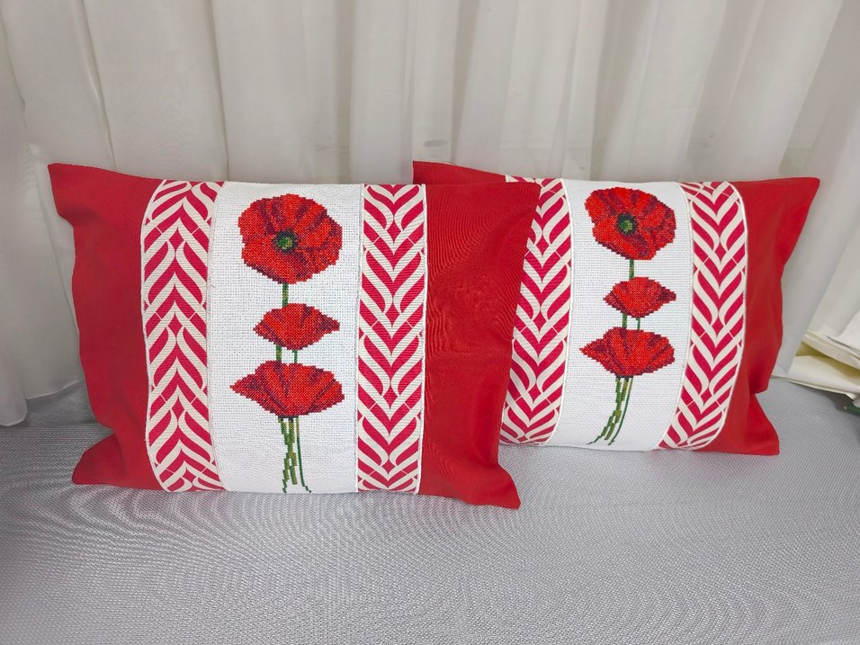 Nakışlı Kırmızı Renkli Yastık Kılıfı - Görsel 3