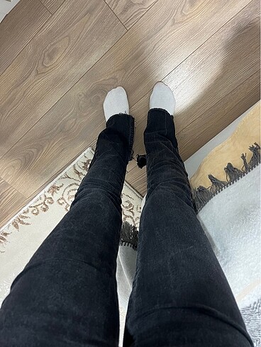 Trendyol & Milla Yırtmaçlı jeans