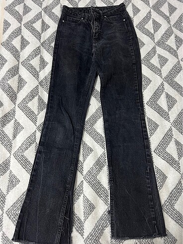 32 Beden siyah Renk Yırtmaçlı jeans