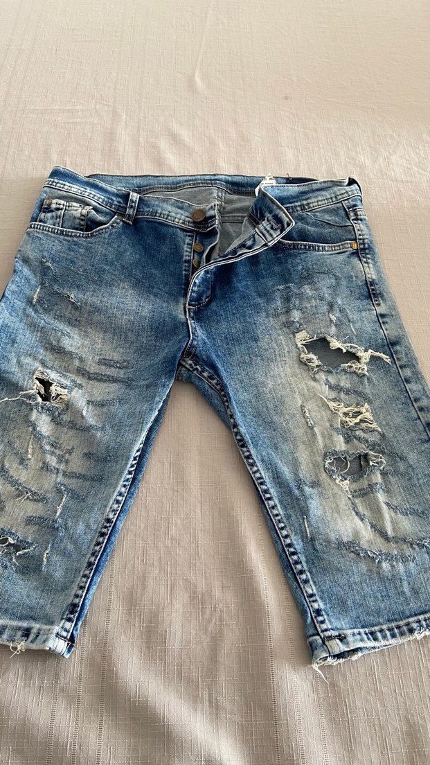 Parlak Mavi Yırtık Mini Denim Erkek Şort - Görsel 3