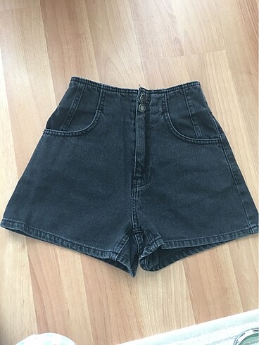 Bershka 34 beden kot şort