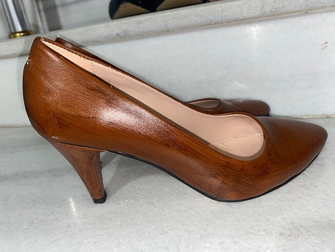 Kahverengi Topuklu Ayakkabı ve Çanta - Görsel 2