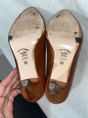 Kahverengi Topuklu Ayakkabı ve Çanta - Görsel 4