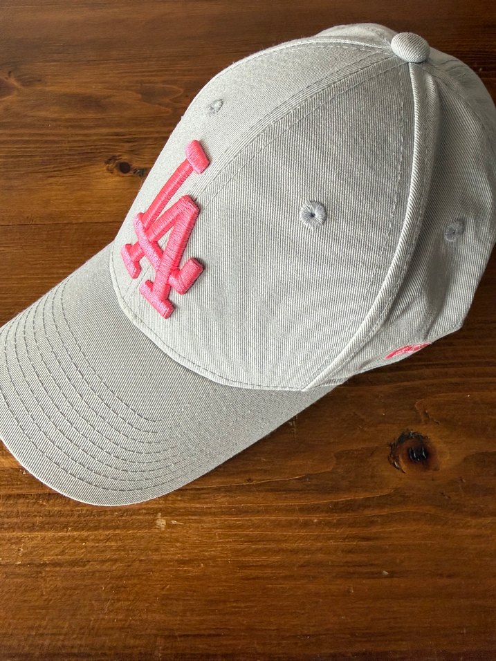 Gri Spor Şapka Pembe Nakış Detaylı — görsel 2/8