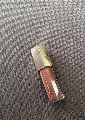 Fenty Beauty ürünü