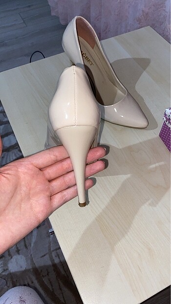 38 Beden Krem stiletto