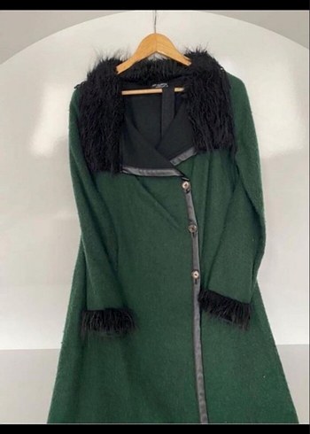 Kürk Detaylı Yeşil Kadın Uzun Kaban - Görsel 2