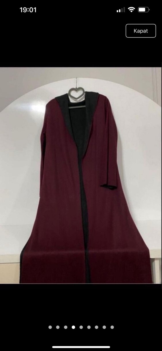 Bordo Uzun Kadın Kaban Siyah Yaka Detaylı - Görsel 4