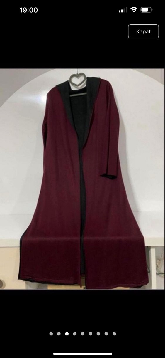 Bordo Uzun Kadın Kaban Siyah Yaka Detaylı - Görsel 3