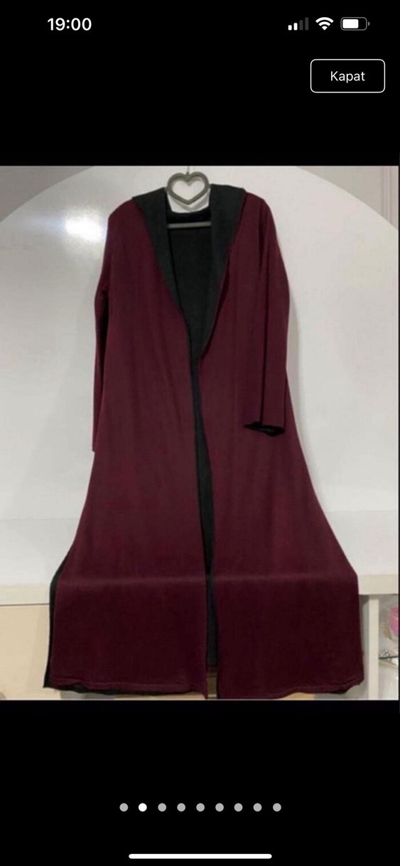 Bordo Uzun Kadın Kaban Siyah Yaka Detaylı - Görsel 2