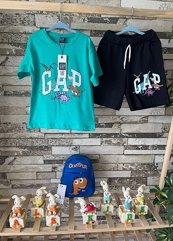GAP DİNOZOR BASKILI ŞORTLU TAKIM 