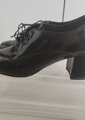 rugan siyah topuklu ayakkabı - Görsel 2
