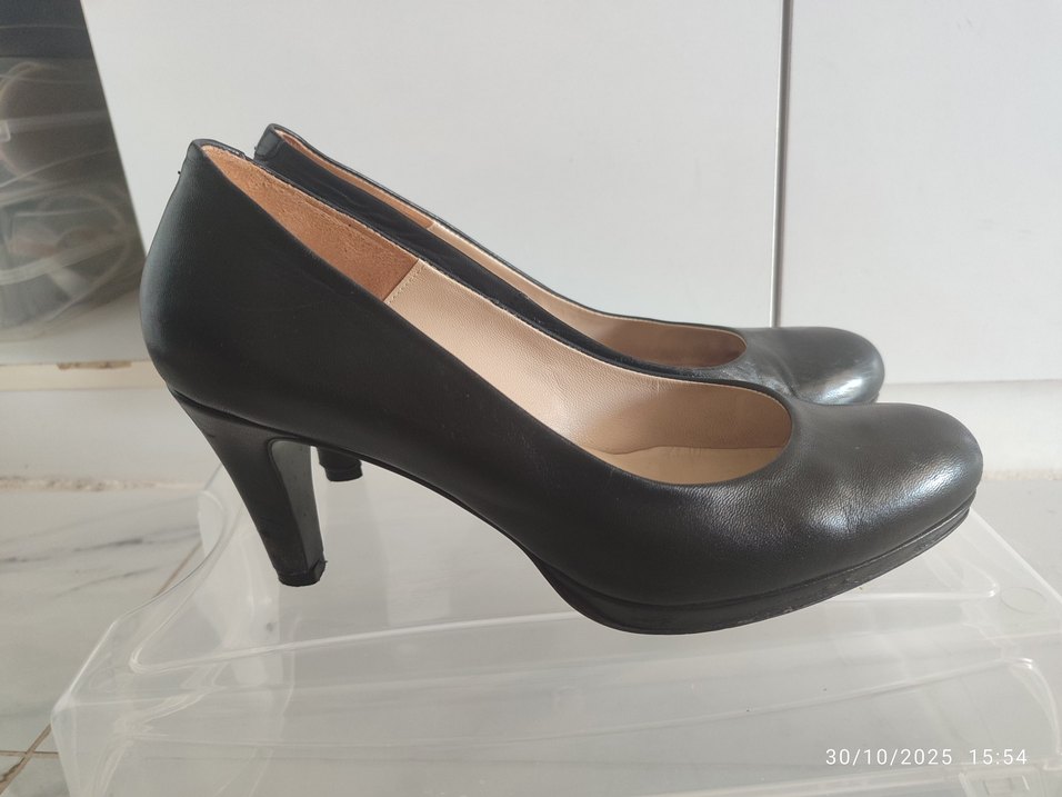 Derimod Siyah Stiletto Topuklu Klasik Kadın Ayakkabısı - Görsel 2