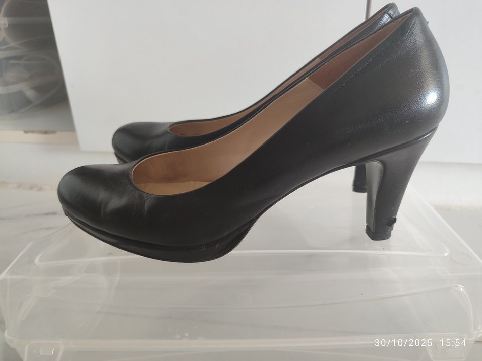 Derimod Siyah Stiletto Topuklu Klasik Kadın Ayakkabısı - Görsel 4