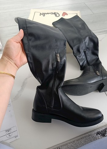 Kadın Siyah Fermuarlı Topuklu Çizme - Görsel 3