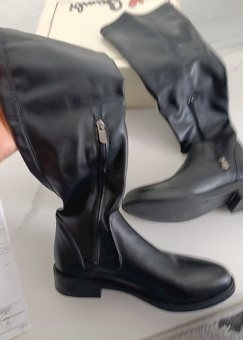 Kadın Siyah Fermuarlı Topuklu Çizme - Görsel 4