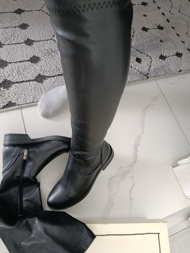 Kadın Siyah Fermuarlı Topuklu Çizme - Görsel 2