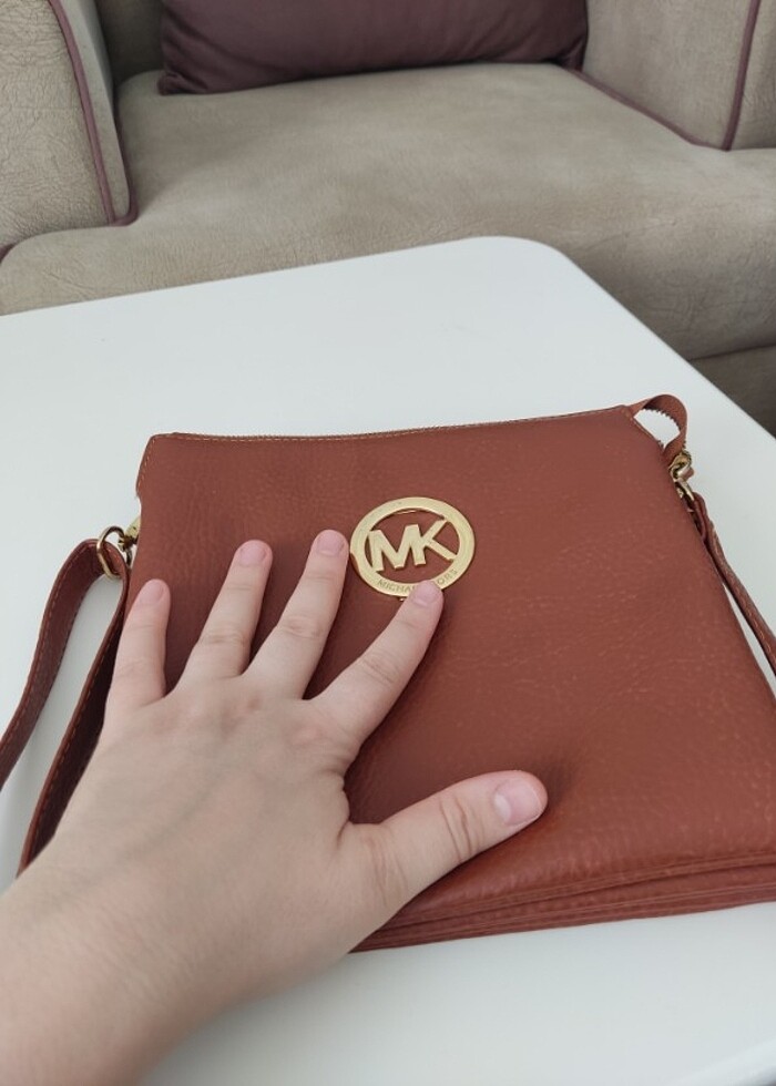 Taba renk Michael Kors kol çantası  - Görsel 3