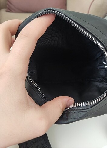 Moncler siyah renk unisex çanta  - Görsel 2