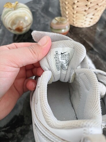 25 Beden beyaz Renk Nike orijinal