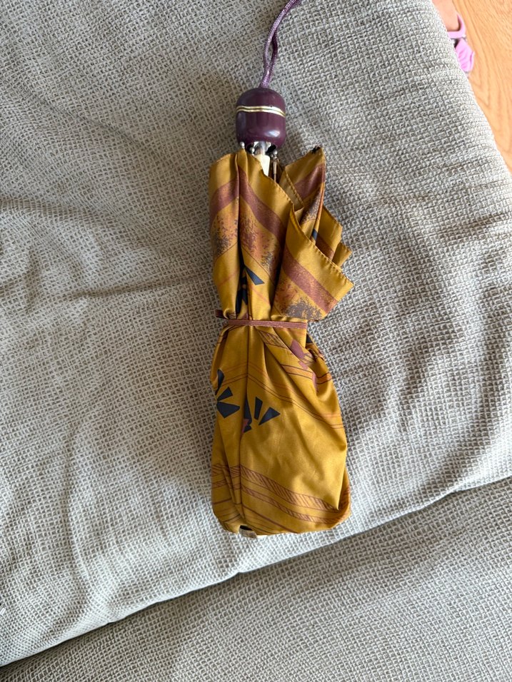 Sarı Pileli Kadın Şemsiye - Görsel 4