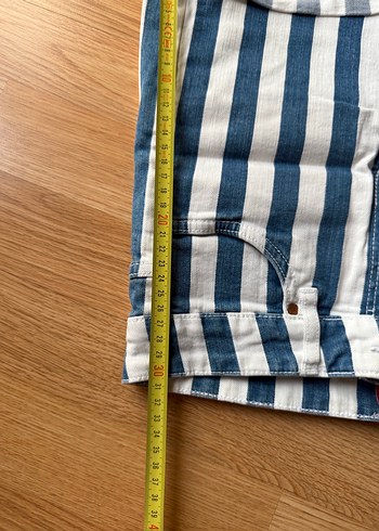 Düğmeli Çizgili Hamile Midi Şort - Görsel 3