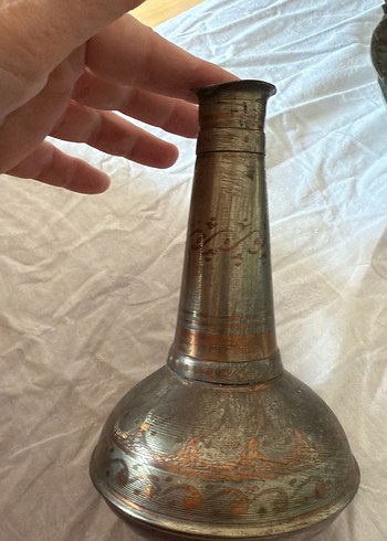  Beden Koyu Kahverengi Çiçek Desenli Vazo