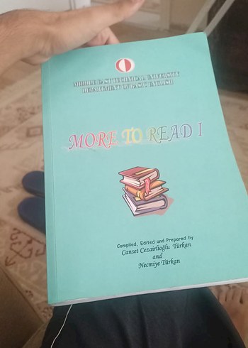 More to Read ve kıyafet