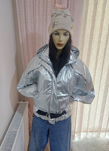 Zara Etiketli mont mevsimlik FİYAT 700 LİRA ALMADAN MSJ ATIN LÜTFEN