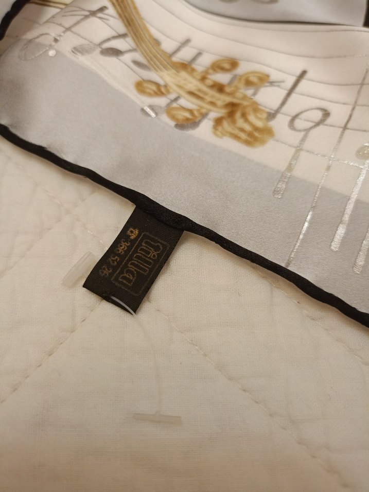 Altın Renkli Klasik Kadın İpek Fular - Görsel 2