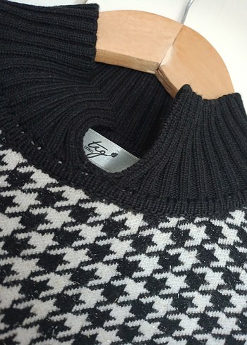 tığ triko Kazayağı Desenli Boğazlı Kadın Triko - Görsel 3